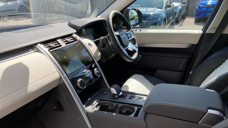 Land Rover Discovery 3.0 D350 Dynamic SE 5dr Auto Diesel Station Wagon